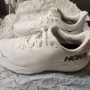 Hoka ARAHI 7  White Running Shoes